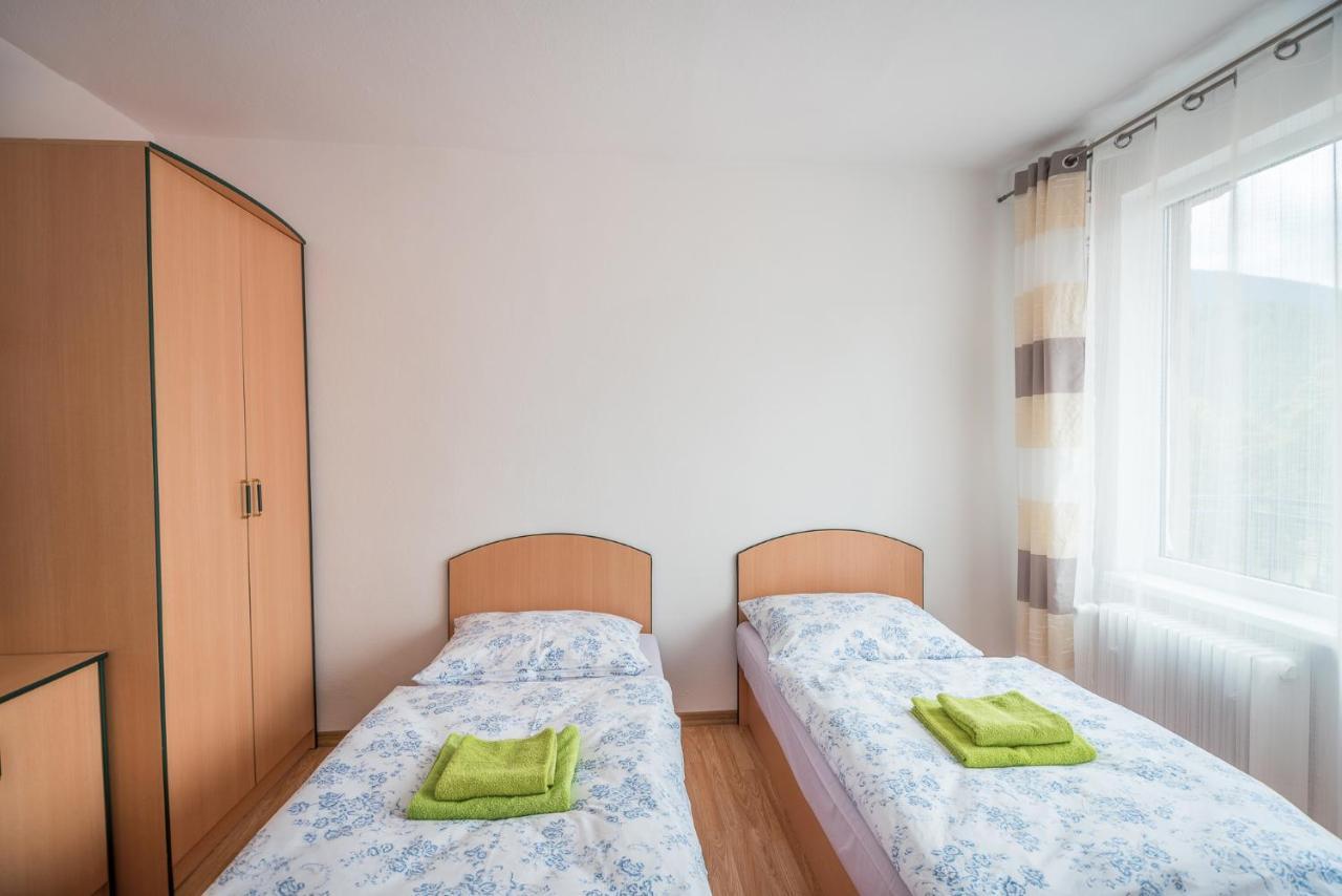 Hybadlo Motel Liptovský Hrádok Buitenkant foto