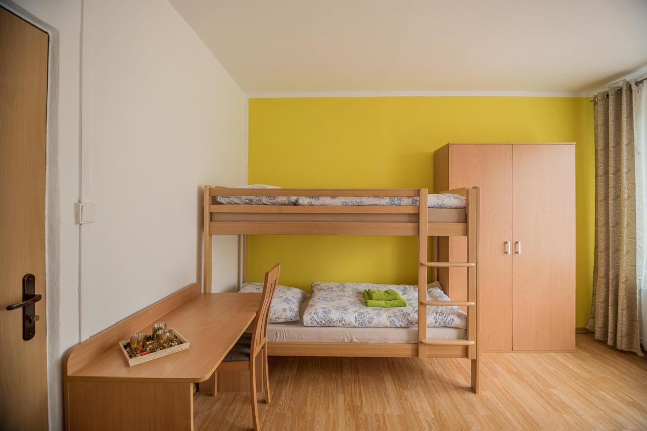 Hybadlo Motel Liptovský Hrádok Buitenkant foto