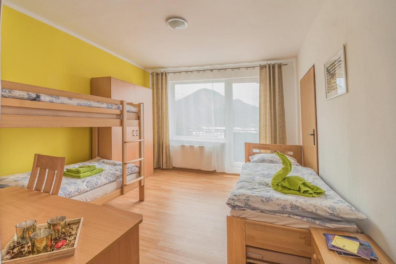 Hybadlo Motel Liptovský Hrádok Buitenkant foto